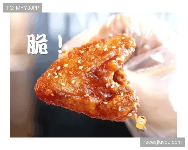 崔家溪训练完直接啃生鸡胸肉，这自律看得我手里的薯片不香了