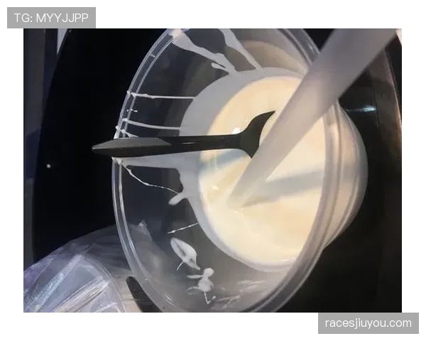 萨卡家的冰箱里塞满蛋白粉,连饮料都喝无糖的 萨卡家的冰箱里塞满蛋白粉,连饮料都喝无糖的